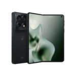 متن جایگزین (Alt): گوشی موبایل تاشو موتورولا Razr Fold با نمایشگر LTPO P-OLED، پردازنده Snapdragon 8 Gen 5 و دوربین سه‌گانه 50 مگاپیکسلی